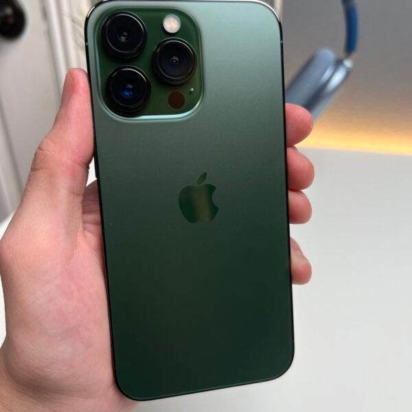 IPHONE 13 PRO MAX GREEN COLOUR BACk